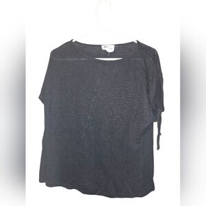 7/145. Andrea Jovine Black Short Sleeve Top